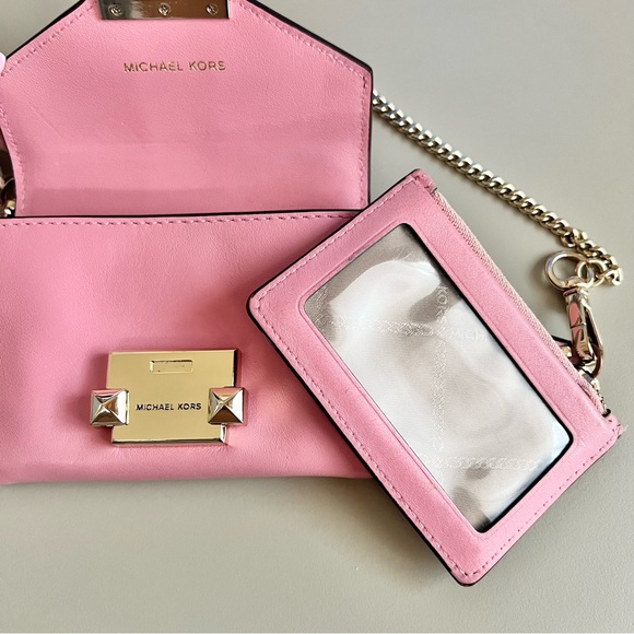 Michael Kors Chain ID Wallet - Picture 2 of 4